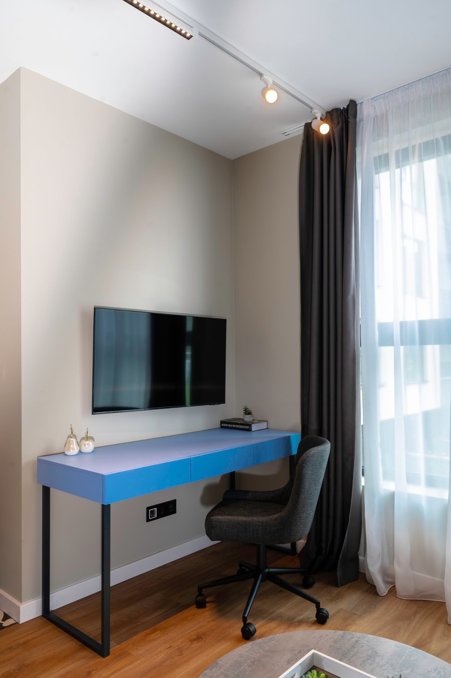 Aviva Living - Floral Studio 7.6 with Free Parking 5 Flat Manager Booking