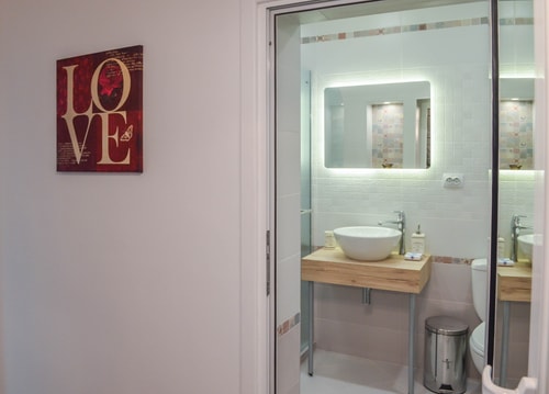 Two Bedroom Luxury Apartment in top center 24 Flat Manager Booking