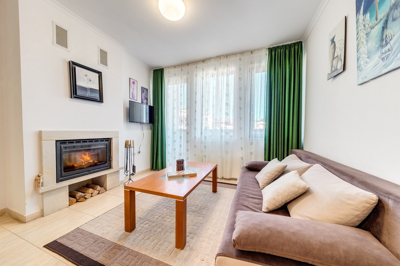 *By the Fireplace* Cozy 2BD Flat with a nice view 10 Flat Manager Booking