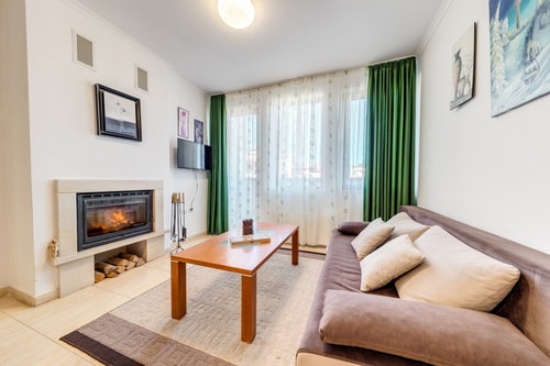 *By the Fireplace* Cozy 2BD Flat with a nice view 10 Flat Manager Booking