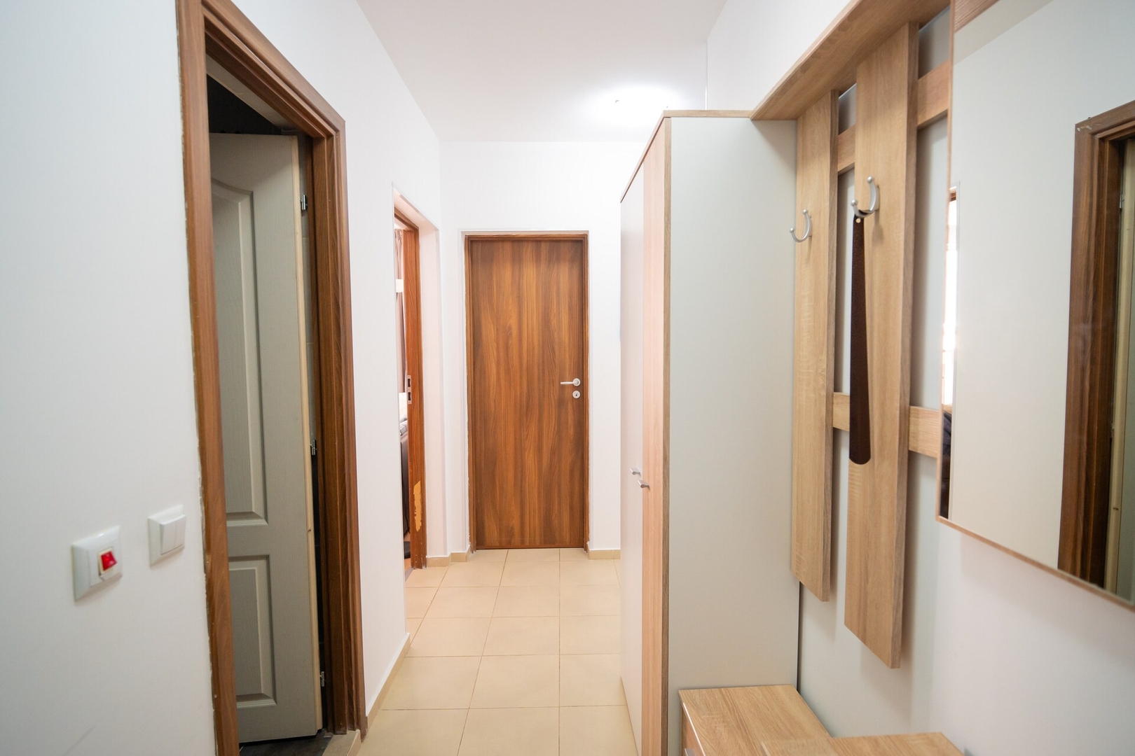Spacious 2BD Apartment - Walk to City Center 29 Flat Manager Booking