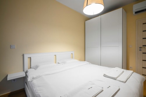 Bright and Cosy 1BD Flat:Perfect for Business Trip 12 Flat Manager Booking