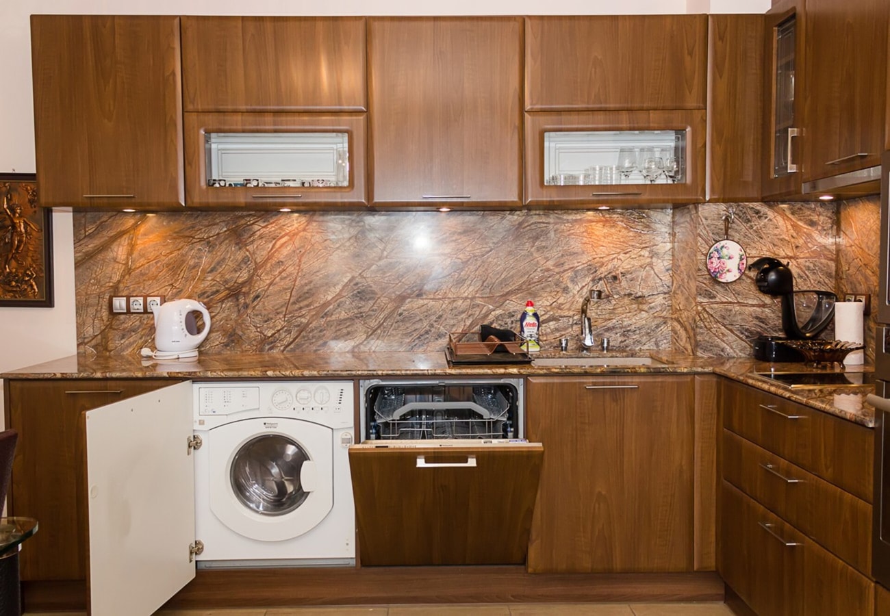 Varna Gem: 2BD Flat with Sunny Balcony 12 Flat Manager Booking
