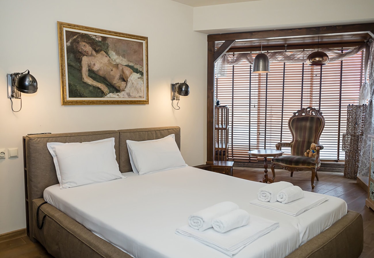 Modern Comfort & Vintage Charm with Panoramic View 2 Flat Manager Booking