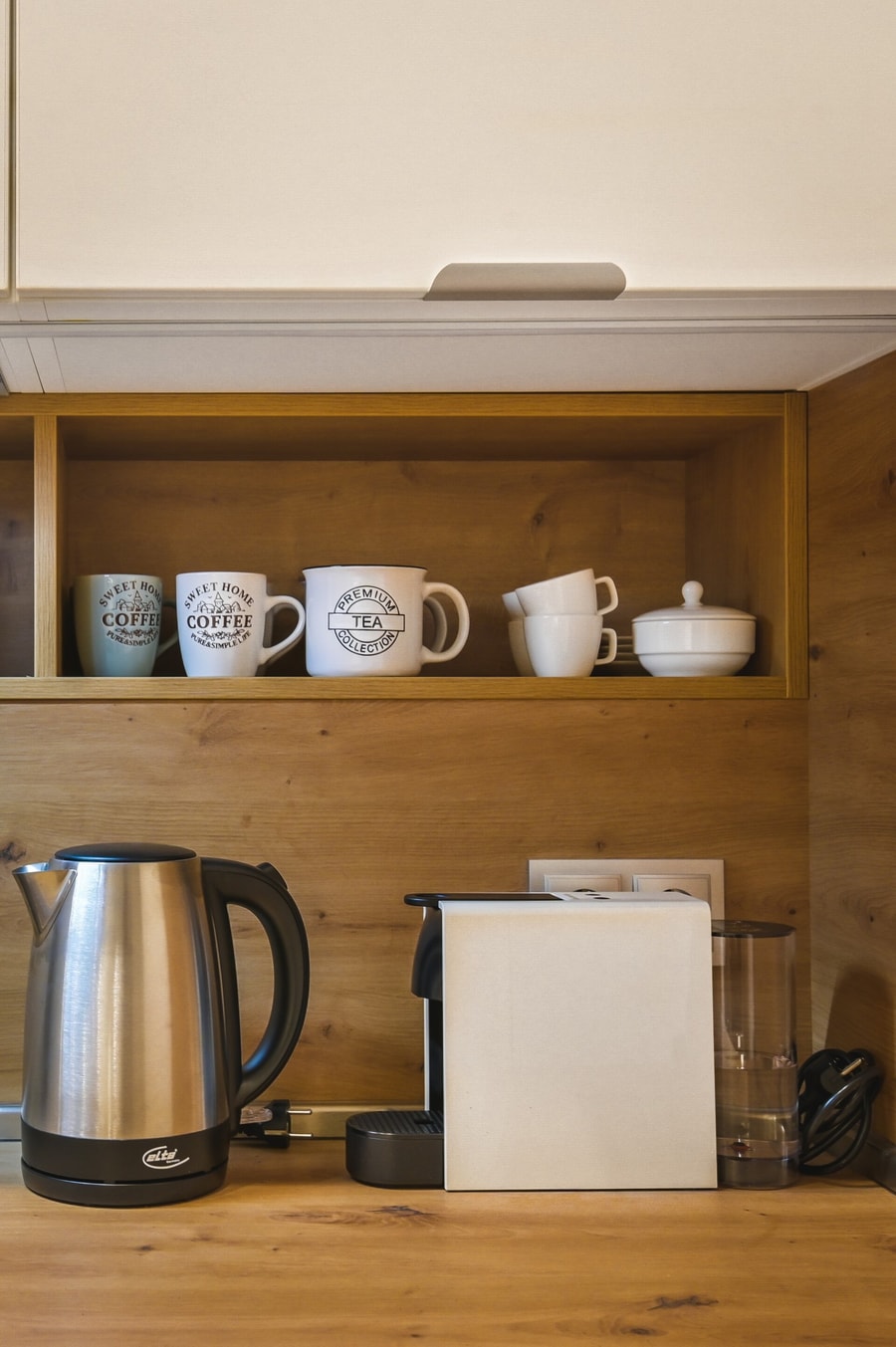 Pieces of Nature in a Stylish One-bedroom Flat 5 Flat Manager Booking