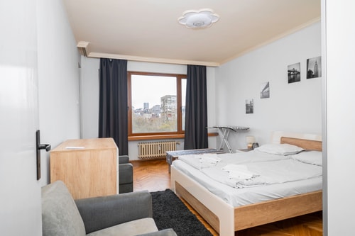 The Cosmopolitan Shine 1-BDR Pet-Friendly Flat 7 Flat Manager Booking