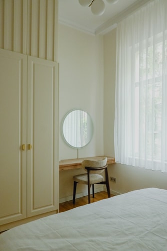 Radoslav Bacho Kiro 2BD · Elegant Escape: High Ceilings, Balcony & Piano 13 Flat Manager Booking