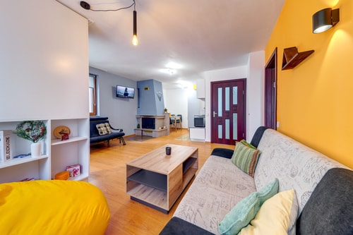 Colorful Retreat ~ 1BD next to the slopes 15 Flat Manager Booking