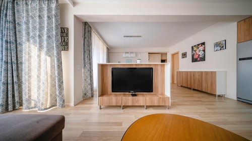 Nadya Ralevitsa 1BD · Modern & Spacious Stay with Free Parking 9 Flat Manager Booking