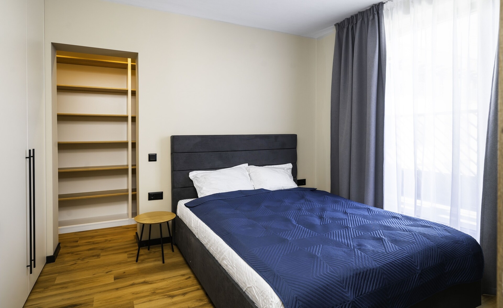 Aviva Living - 1BD Apartment 11 Flat Manager Booking