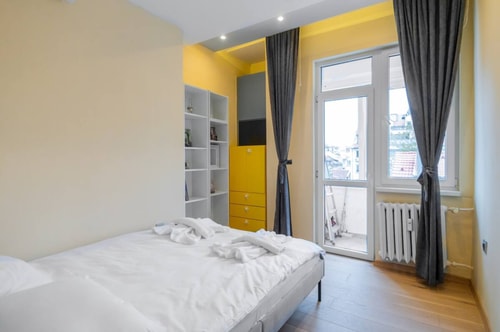 Yonita Gladstone 2BD · The Honeycomb Hideaway 4 Flat Manager Booking