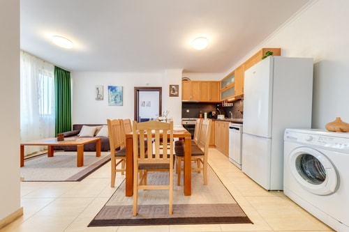 *By the Fireplace* Cozy 2BD Flat with a nice view 8 Flat Manager Booking