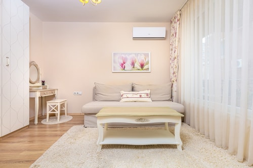 Bright & Cozy 1BD Flat with a Terrace and Parking 0 Flat Manager Booking