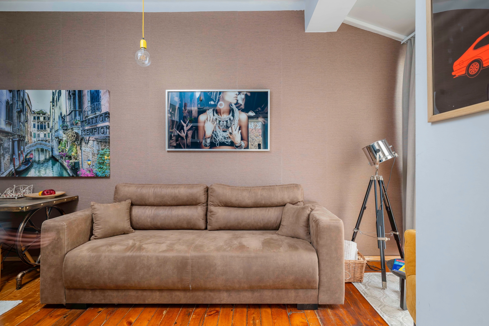 Cozy and Central 2BD Flat | At the Heart of It All 5 Flat Manager Booking