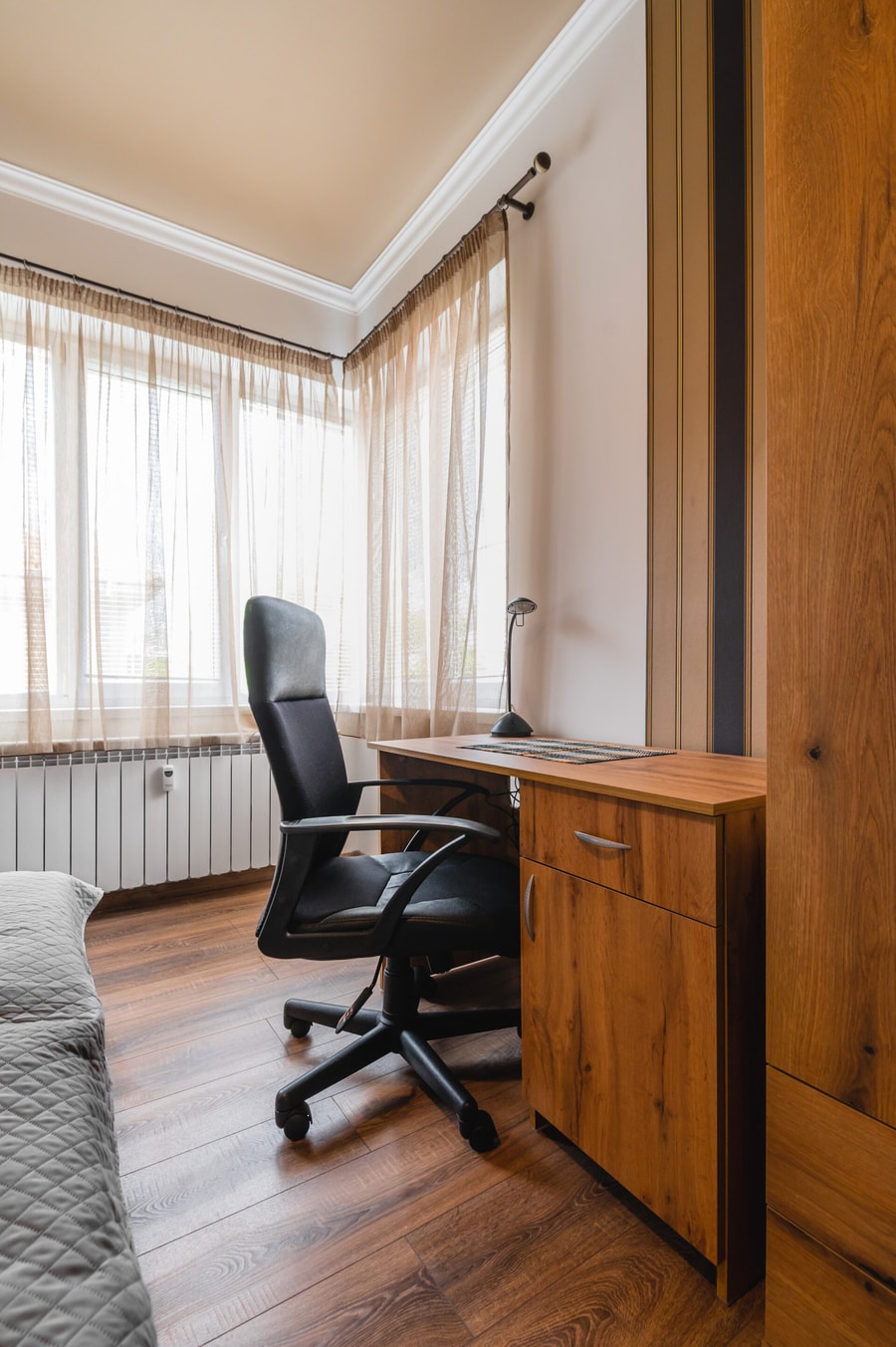 Eagles' Bridge ~ 1BD flat with desk 8 Flat Manager Booking