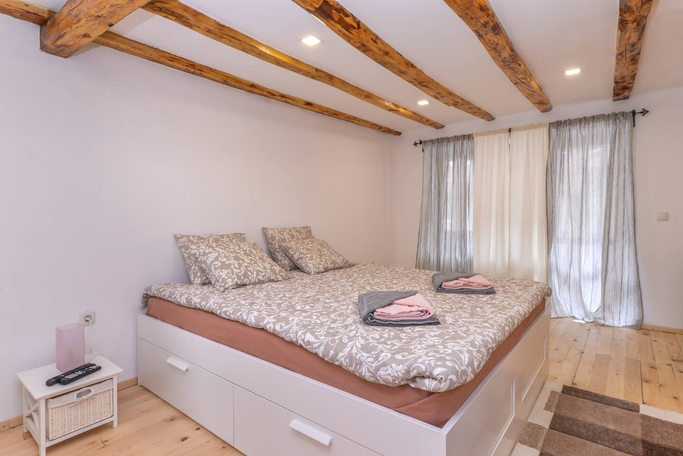 NEW Serdika Apartment | 2-BDR Artistic Maisonette 15 Flat Manager Booking