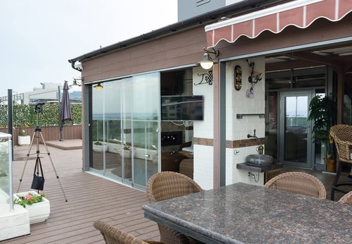 Under the Stars - Lux. Penthouse w/ POOL + Terrace 45 Flat Manager Booking