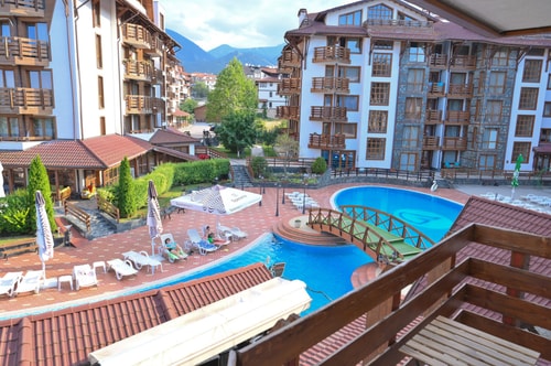 Cozy Flat with Pool & Mountain Views, Near Gondola 18 Flat Manager Booking