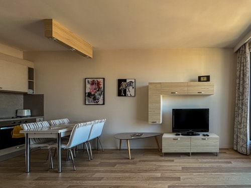 Quiet & Comfortable Urban Retreat 7 Flat Manager Booking