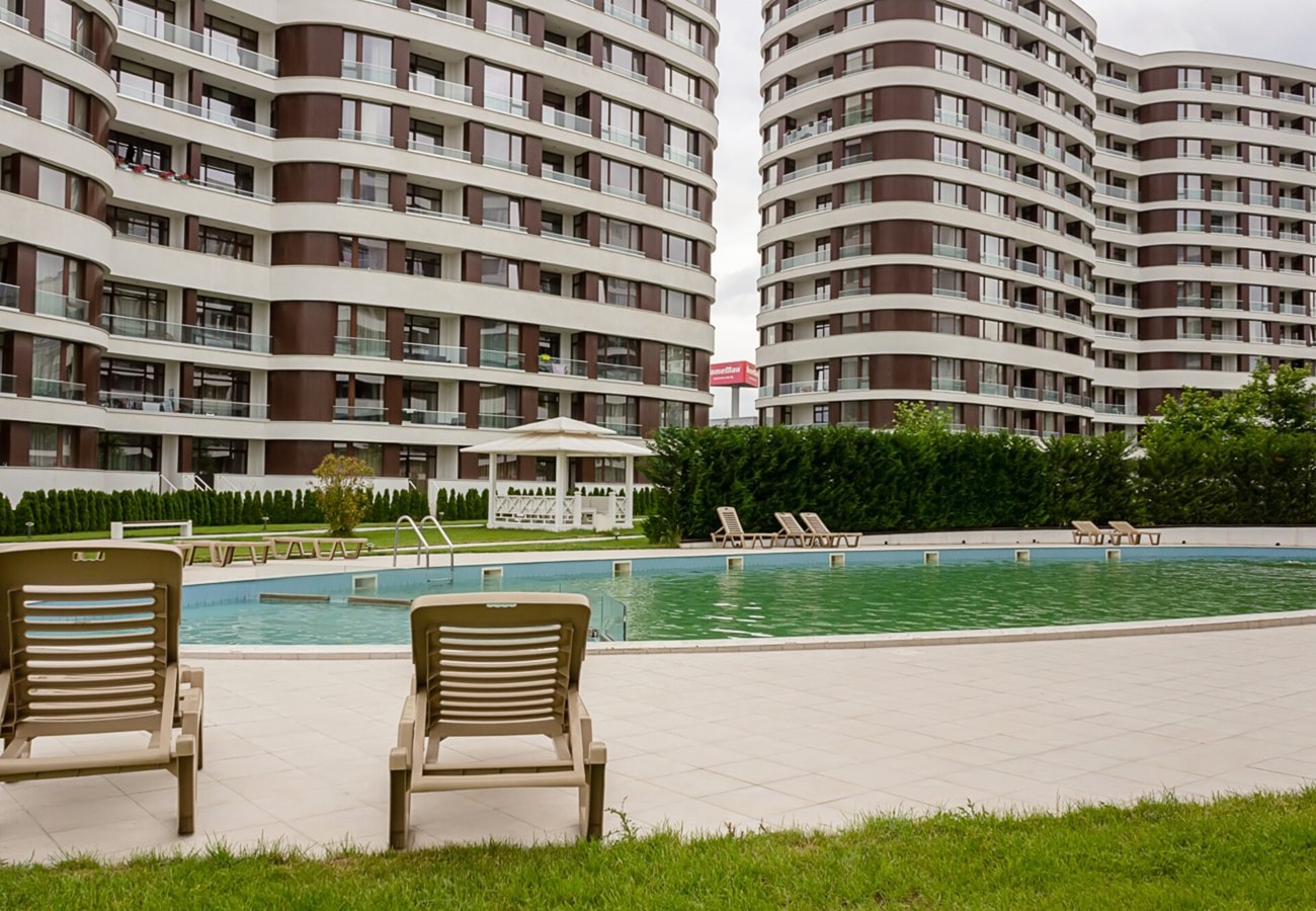 The Residential 1BD Apartment with an Outdoor Pool 20 Flat Manager Booking