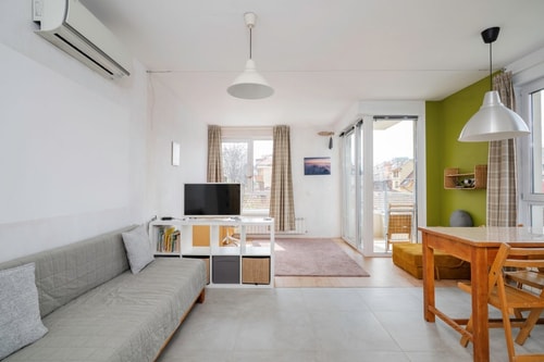 Bright and Cozy 1BD Apartment plus Desk 5 Flat Manager Booking