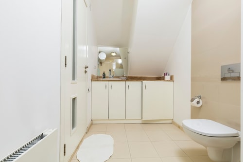 1BD Flat with a lovely terrace in the city centre 11 Flat Manager Booking
