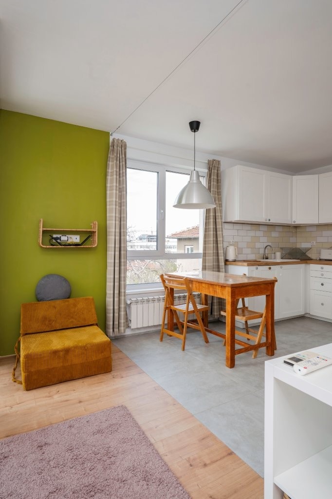 Bright and Cozy 1BD Apartment plus Desk 12 Flat Manager Booking