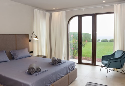 Luxury 4-bedroom Villa in Black Sea Rama Resort 28 Flat Manager Booking
