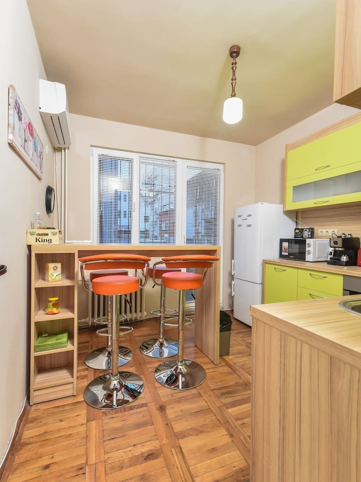 Vintage Spot - Colorful One-Bedroom Apartment 11 Flat Manager Booking