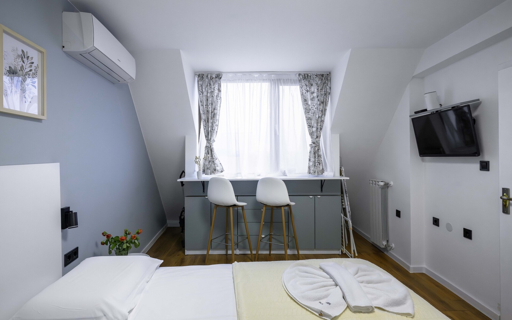 Cute 1BD in Central Sofia -  Steps from South Park 6 Flat Manager Booking