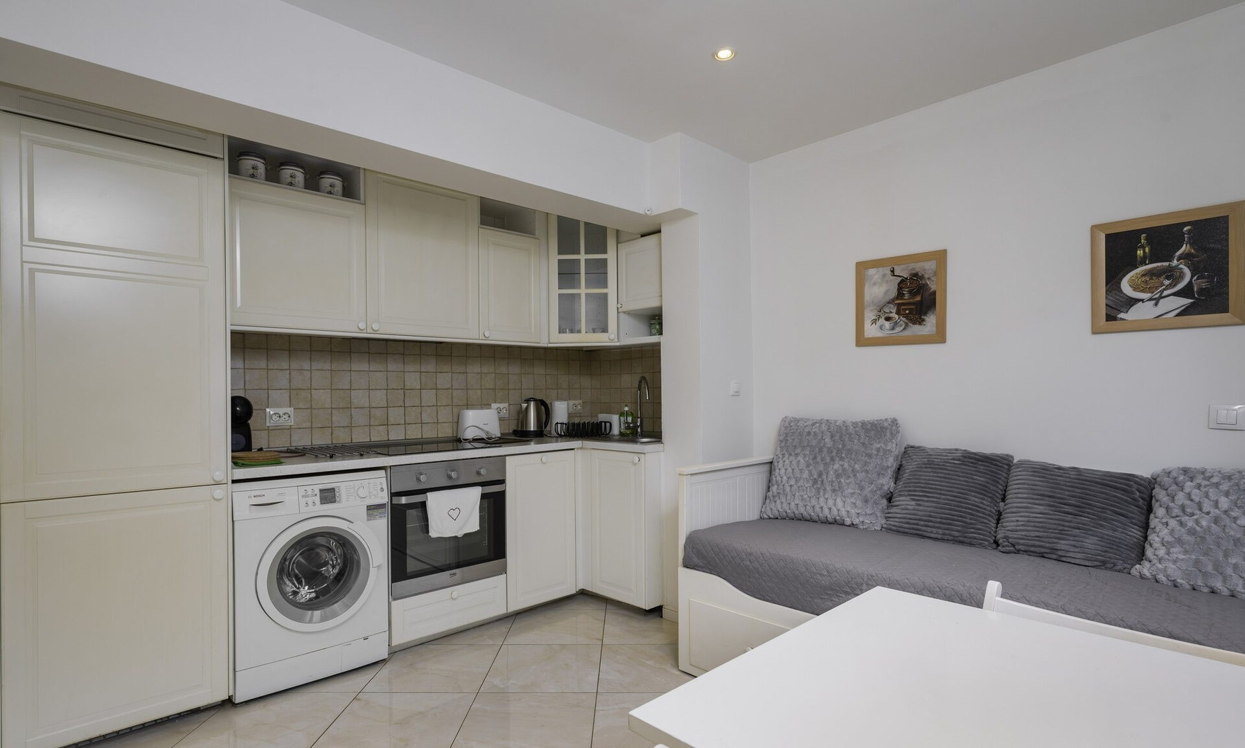 Bright & Cozy 1BD Apartment close to South Park 5 Flat Manager Booking