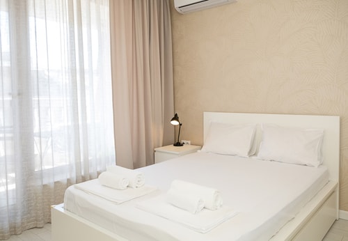 Elegant 1BR Apartment in the TOP Center of Varna 2 Flat Manager Booking