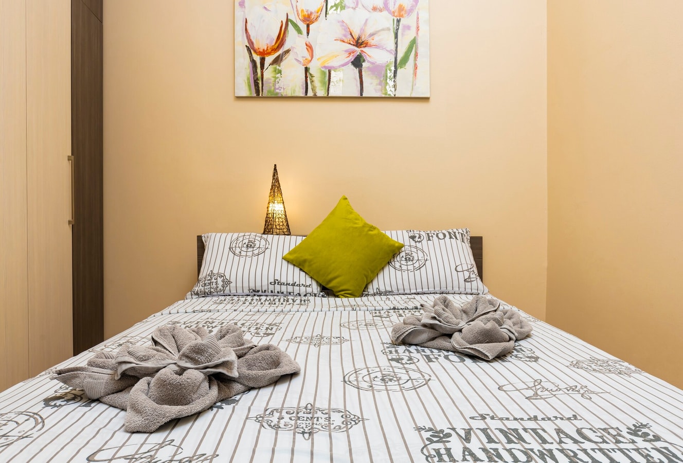 1BD Apartment with a Cute Balcony in Kapana 11 Flat Manager Booking