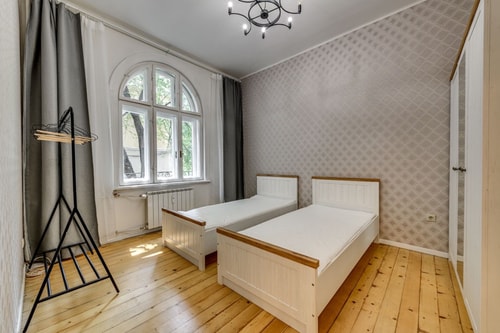 Classic Charm ~ 2BD Central Apartment 1 Flat Manager Booking