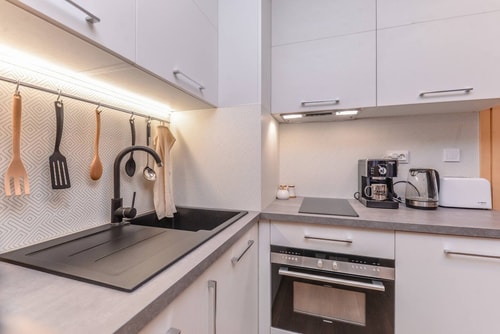 The Spot - fully equipped, central, modern studio 13 Flat Manager Booking