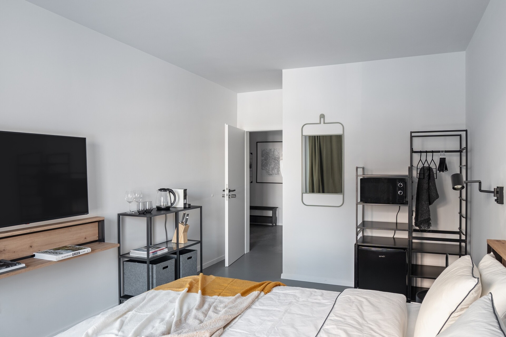 Aviva City Stay – 3 Private Studios Downtown 8 Flat Manager Booking