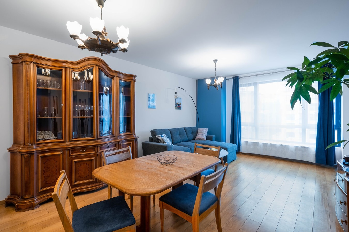Alla Prima ~ 1BD Flat in Sofia Centre + Desk Flat Manager Booking