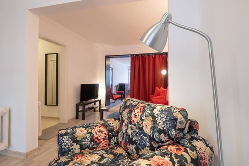 LZ Spacious One Bedroom Apartment in Top Centre 9 Flat Manager Booking