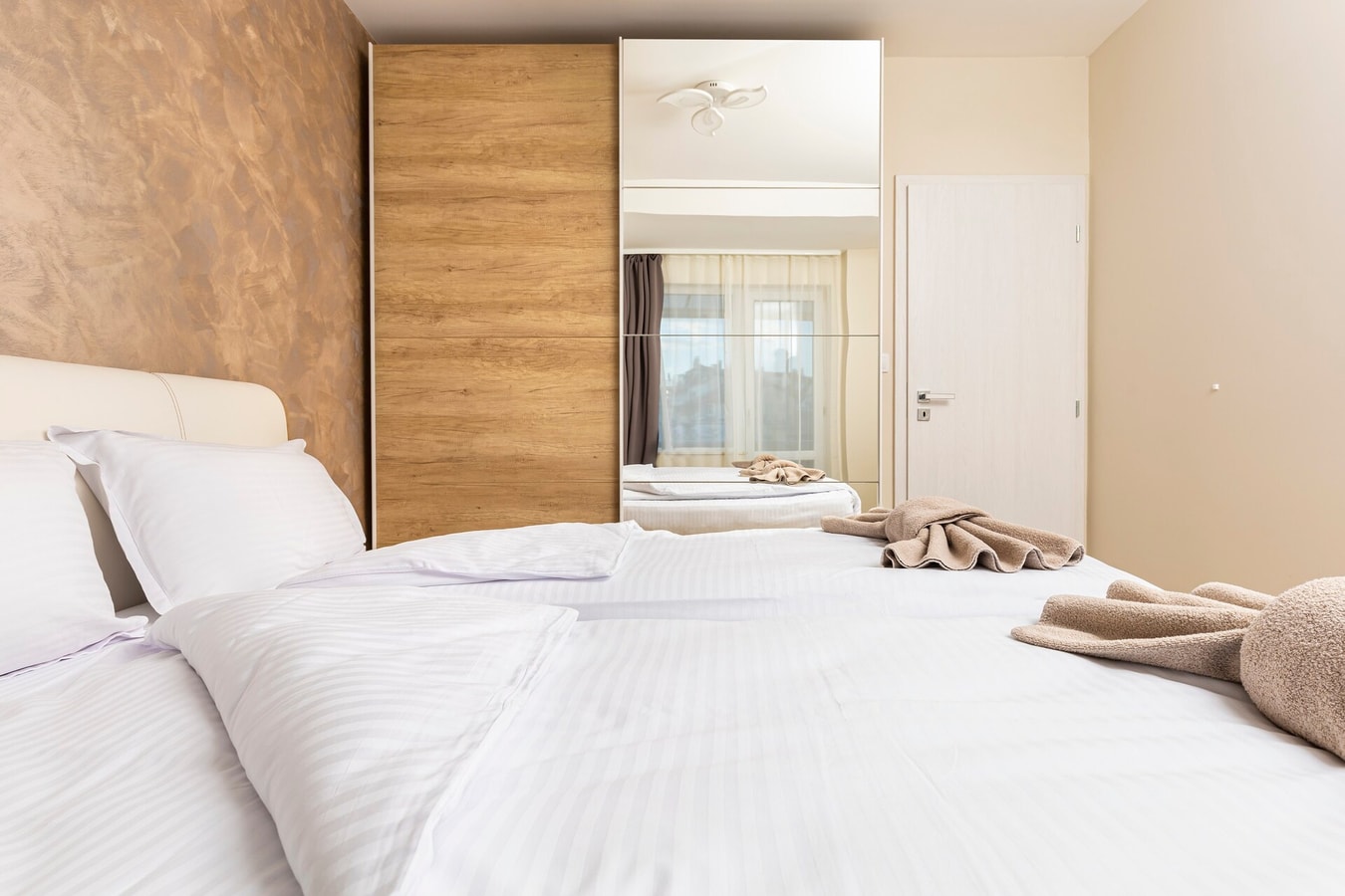 Sunny 1BD Apartment in OLD TOWN 4 Flat Manager Booking