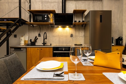 Industrial-style 2BD Loft with Parking Spot 1 Flat Manager Booking