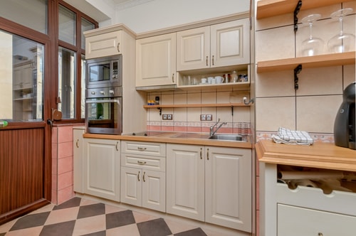 Life in Colors ~ Two-Bedroom Premium Apartment 5 Flat Manager Booking