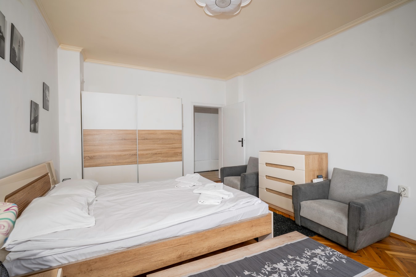 The Cosmopolitan Shine 1-BDR Pet-Friendly Flat 9 Flat Manager Booking