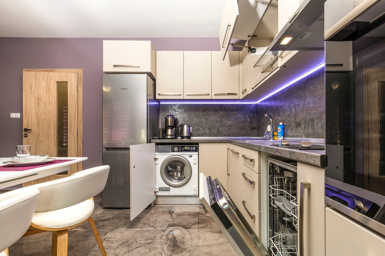 Stylish 1BD flat with a Parking Spot 8 Flat Manager Booking