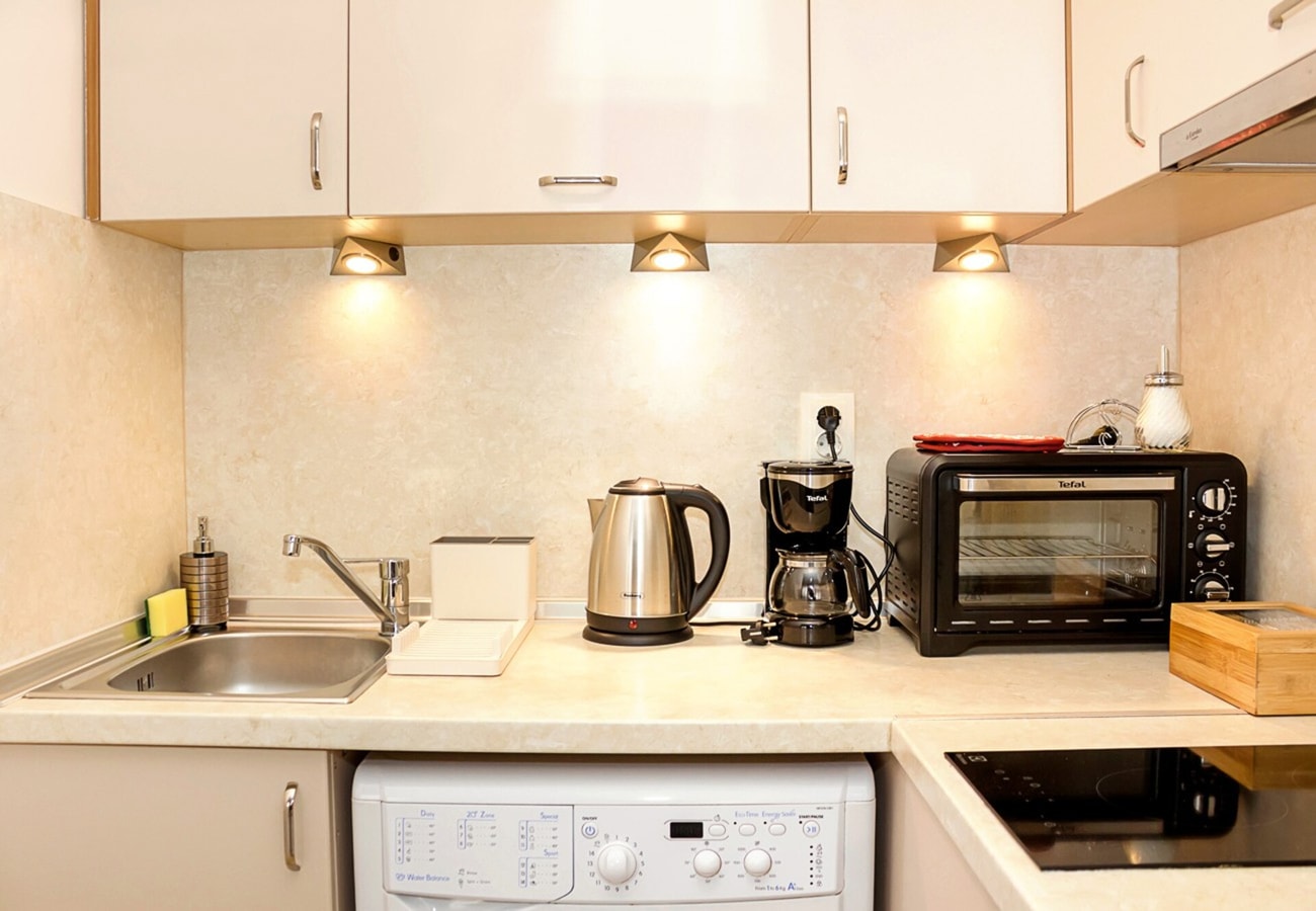 Bright Studio in Top Central Location in Varna 2 Flat Manager Booking