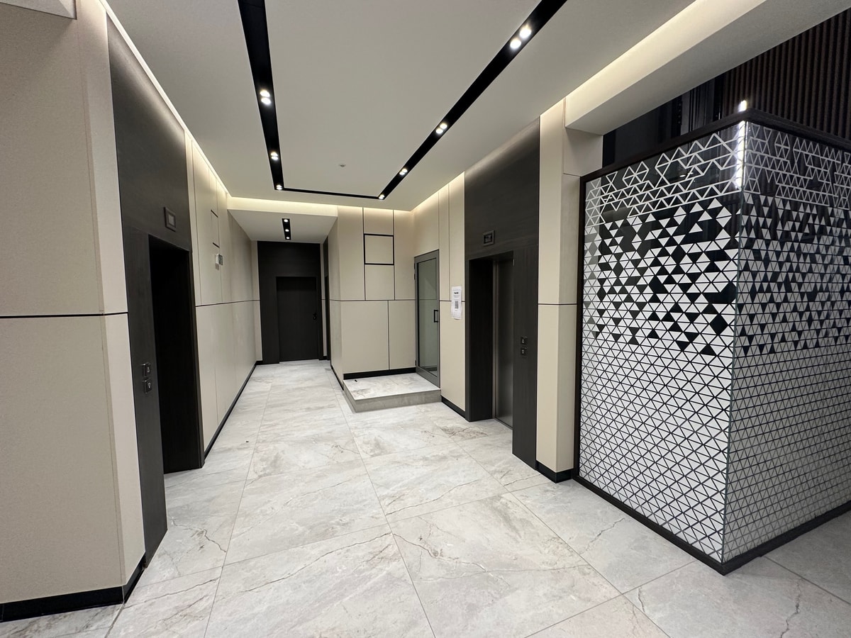 Modern & Quiet 1BR Near Center + Private Parking 18 Flat Manager Booking