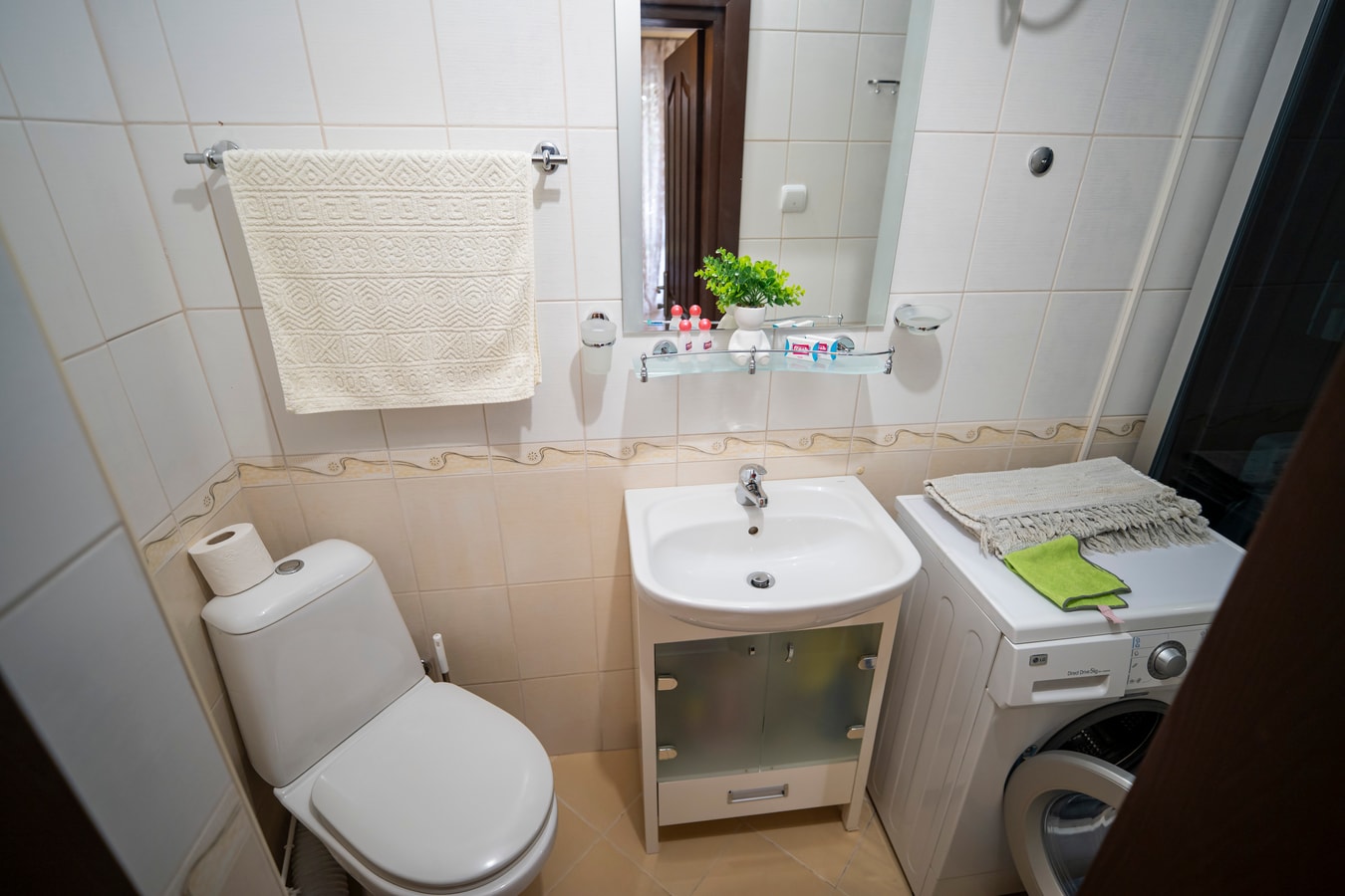 The Family Courtyard - LARGE 2BD Apartment 22 Flat Manager Booking