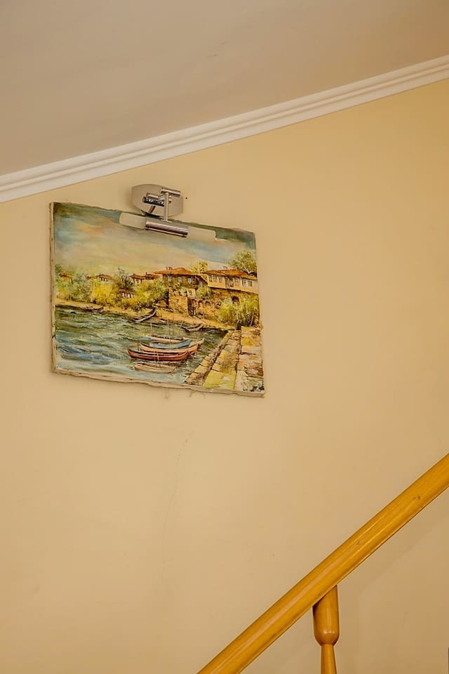 Spacious & Sunny Maisonette w/ Terrace near Centre 20 Flat Manager Booking