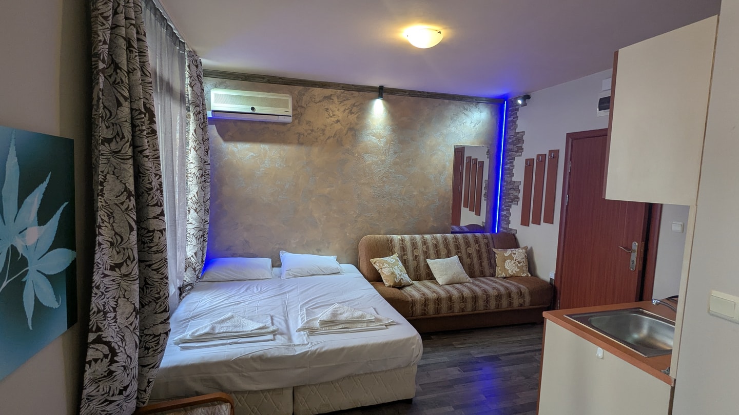 Compact studio with indoor pool near Cacao Beach Flat Manager Booking