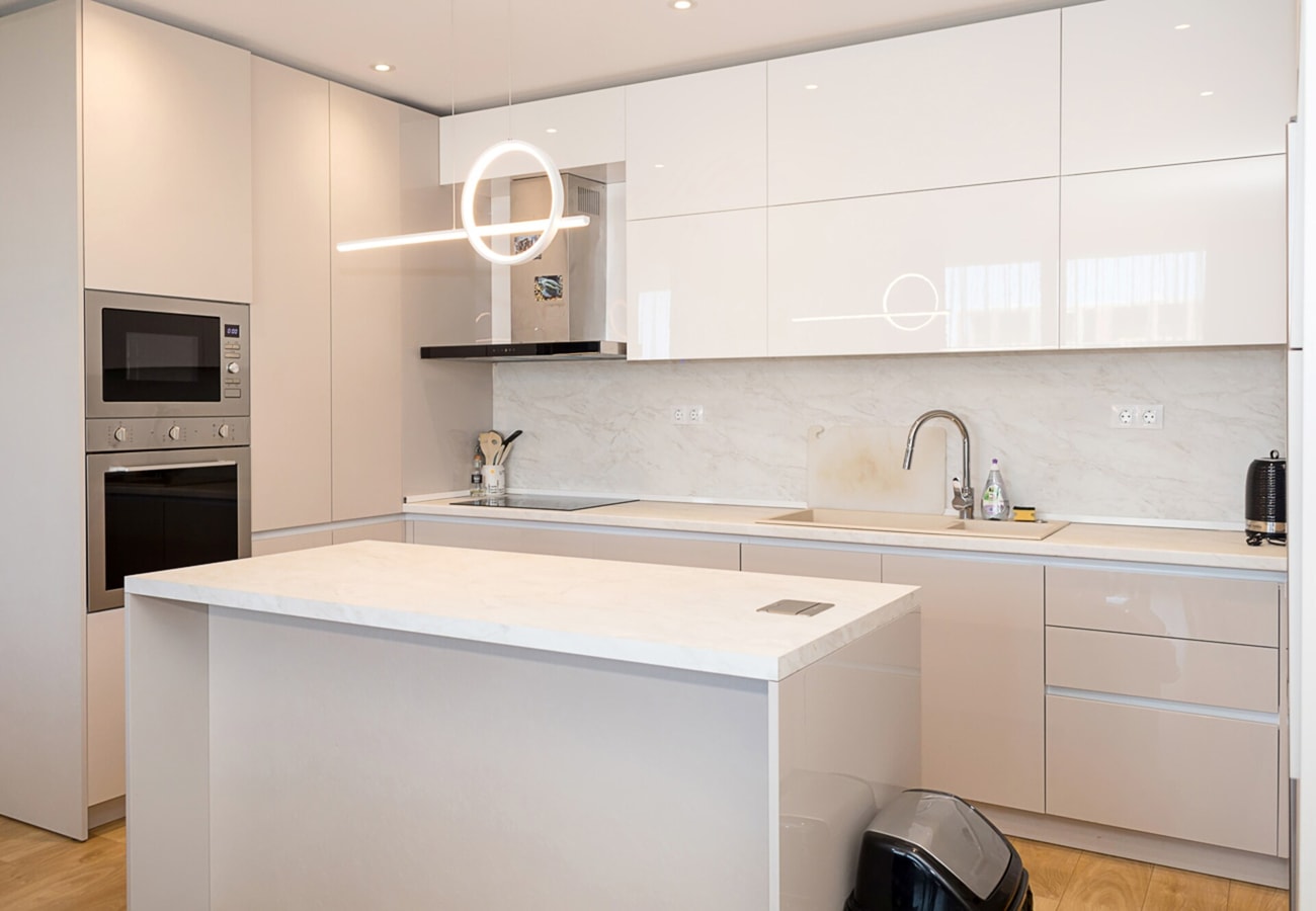Stylish City Living by the Sea - 2BR Flat in Varna 10 Flat Manager Booking