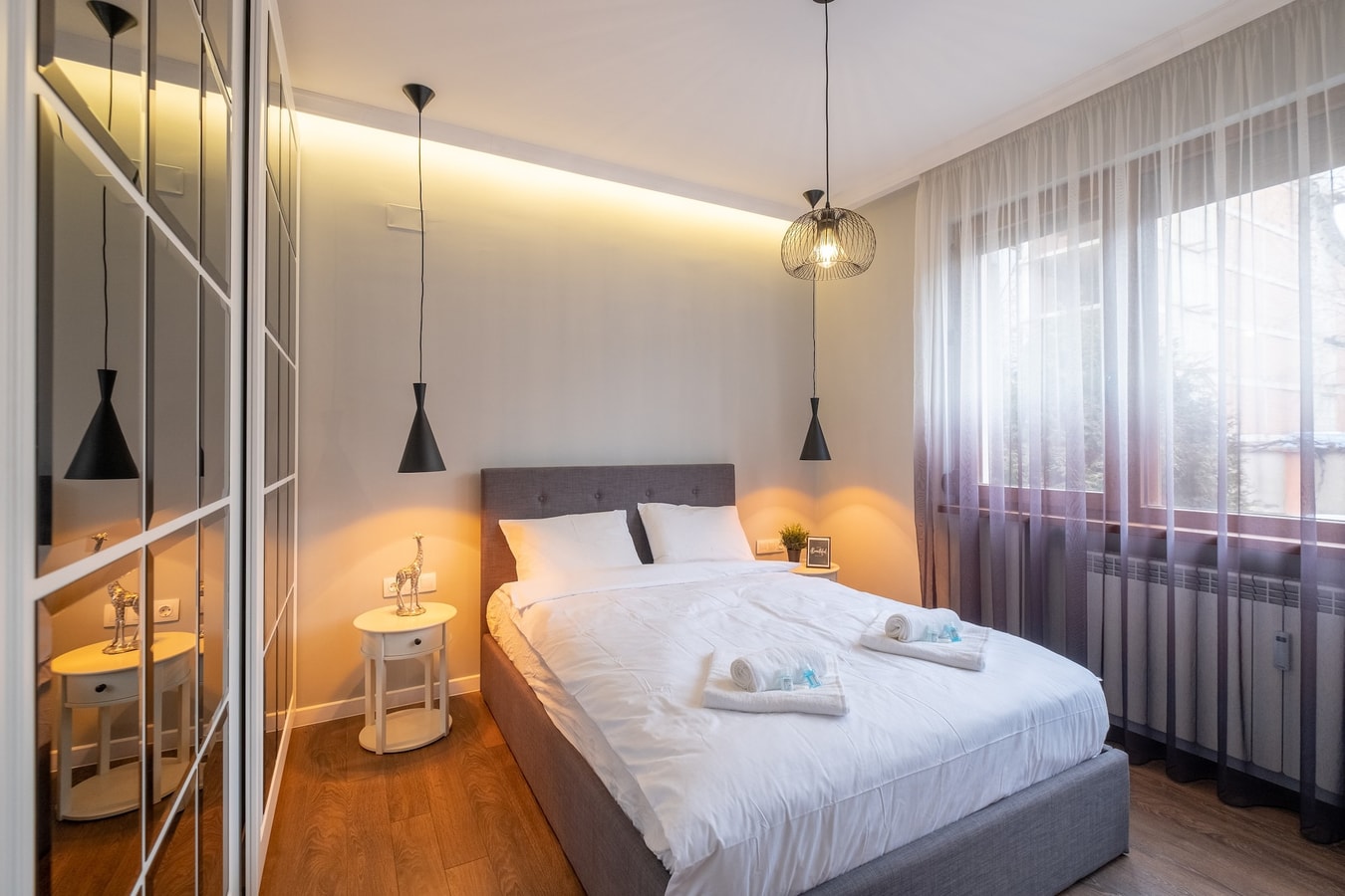 Designer & Cozy 2BD Flat In the city center 22 Flat Manager Booking